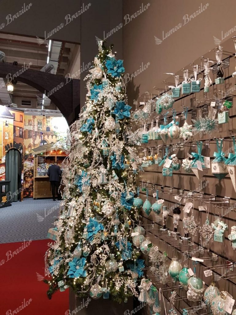 Decorațiuni de crăciun pe Copac