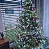 Umelý vianočný stromček 3D Smrek Exkluzívny 210cm s fialovými a ružovými vianočnými ozdobami