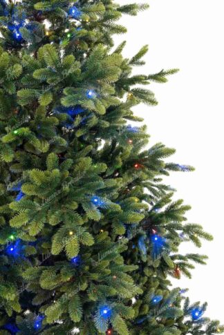 Detaliu al bradului artificial de Crăciun FULL 3D Sicilian LED, Crengile arată ca cele naturale și au două nuanțe de verde